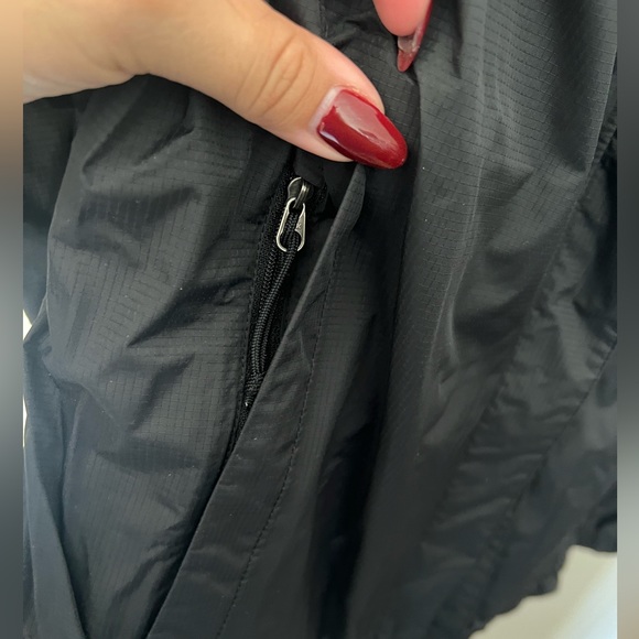 North Face Windbreaker Jacket - Picture 4 of 5
